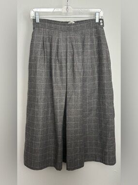 Summit Sportswear Checked Pleated Midi Skirt in Gray